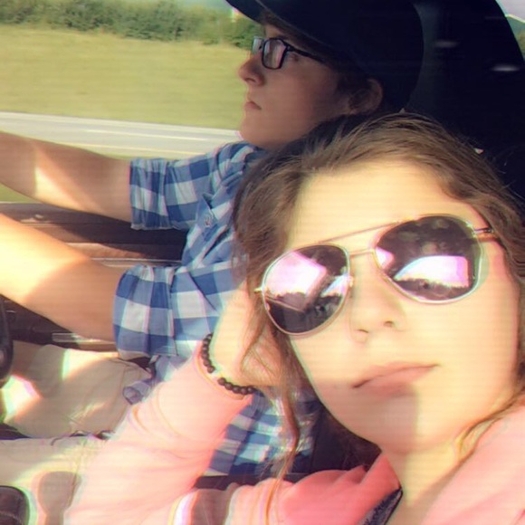 Meet your Posher, Emily - Picture 1 of 1